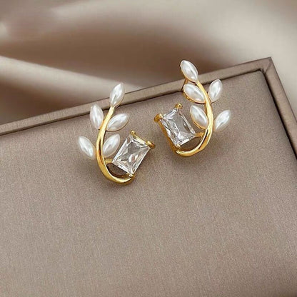 2025 Korean New Simple Temperament Circle Pearl Earrings Fashion Small Versatile Earrings  Jewelry